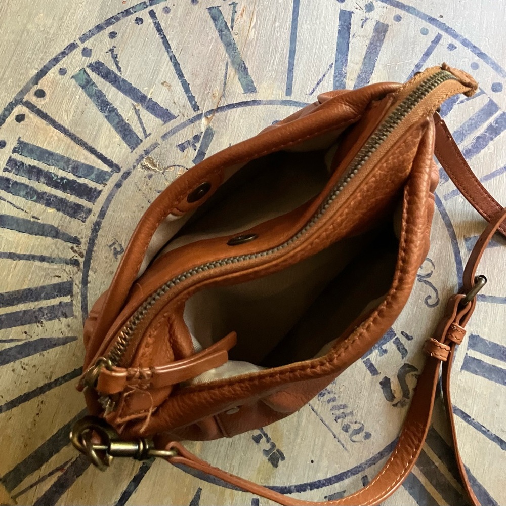 American Tan Leatherette Pleated Crossbody Bag - Picture 4 of 4